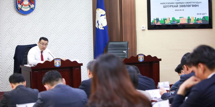 Орон сууцны хороолол дундах орц, гарц хаасан хашаа, хайсыг буулгаж, цэгцэлнэ