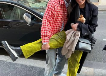 Дэми Мур тогоочтой болзож байна