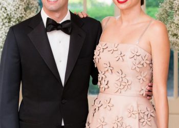 Snapchat-ын эзэн Эван Шпигел, эхнэр Миранда Керрийн хамт 10 сая долларын зээл төлөв