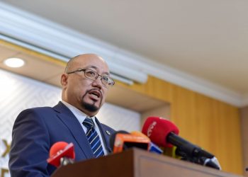 Хөгжлийн банктай холбоотой 8 албан тушаалтныг цагдан хорьж шалгаж байна