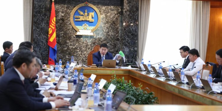 Нийслэл хотын нийтийн тээврийг хоёр үе шаттай бүрэн шинэчилнэ