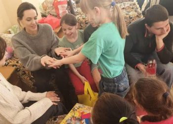 Анжелина Жоли Украинд очлоо