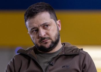 Зеленскийн ноосон цамц 111 мянган доллараар зарагджээ