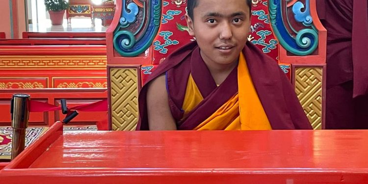 Бакула ренбүүчийн хойд дүр Монголд ирээд буцлаа