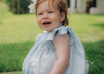 Ханхүү Харри, Меган Маркл нар охиныхоо зургийг ил болгов