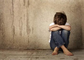 Ганданд хүүхдийг ороолгосон, цохисон асуудал гардаг