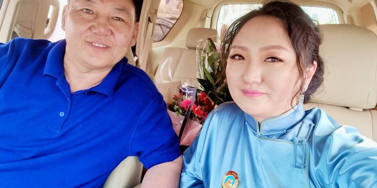 МУГЖ С.Ганзориг амьдралын баяр гунигийг туулж явна