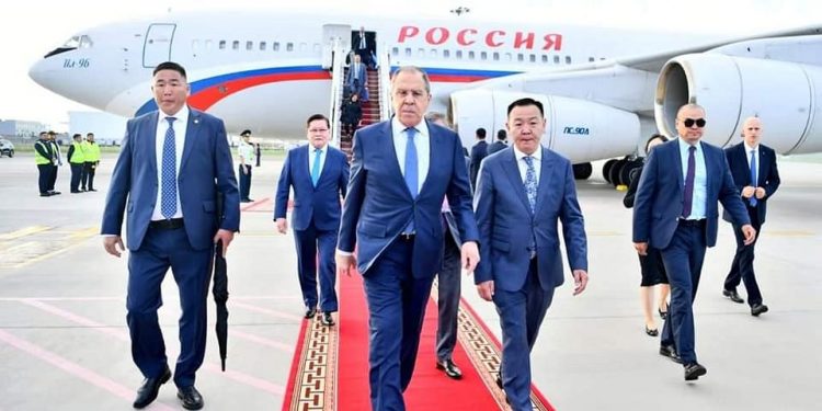 ОХУ-ын Гадаад хэргийн сайд С.В.Лавров Монгол Улсад ирлээ