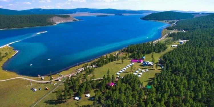 Хөвсгөлд сарын хугацаанд 100 мянган хүн зорчжээ