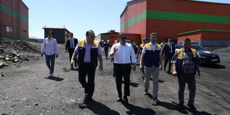 Ерөнхий сайд Л.Оюун-Эрдэнэ өвөлжилтийн бэлтгэл ажлын хүрээнд “Таван толгой түлш” ХХК-д ажиллалаа