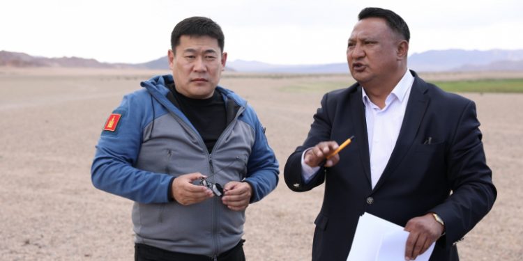 Ерөнхий сайд Л.Оюун-Эрдэнэ Эрдэнэбүрэнгийн усан цахилгаан станц төслийн явцтай танилцлаа