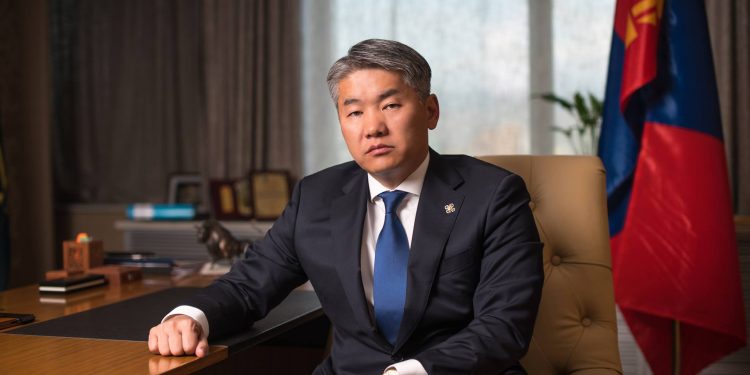 Ж.Энхбаярын хүү Э.Мөнхсүлд шоуны одтой гэрлэв