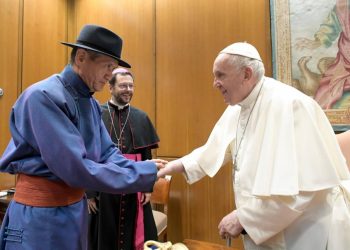 РОМЫН ПАП ЛАМ ФРАНЦИСК МОНГОЛЫН ЕРӨНХИЙЛӨГЧ АСАН Н.ЭНХБАЯРТАЙ УУЛЗЛАА