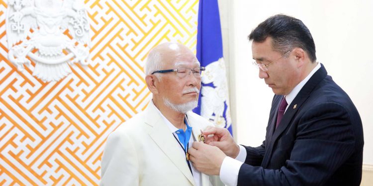 Токушима дахь Монгол Улсын Өргөмжит консулыг Хангарди одонгоор шагналаа