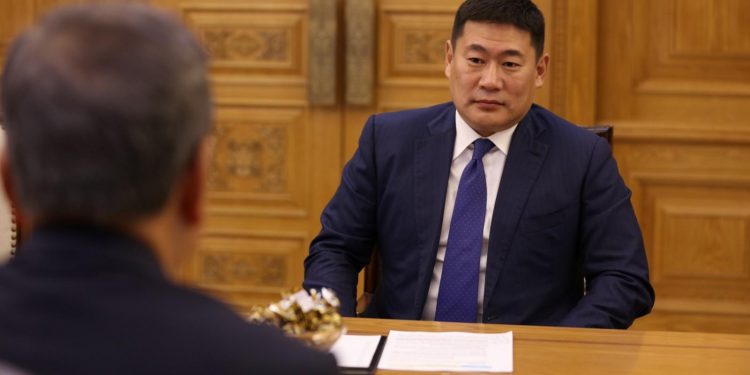 Монгол иргэдийн визийн нөхцөлийг хөнгөвчлөх, хэтдээ визгүй зорчих чиглэлд онцгой анхаарч хамтарсан Ажлын хэсэг гаргахаар тохиролцлоо