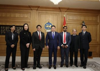 Ерөнхий сайд Сингапурын хамтын ажиллагааны багийнхныг хүлээн авч уулзлаа