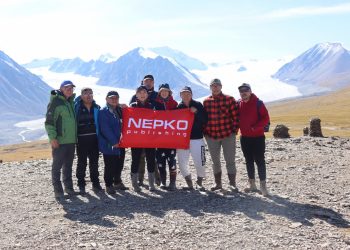 ШУВУУ ХҮРТЭЛ БУРУУ ДЭВСЭН ГЭДЭГ ХУДАЛ