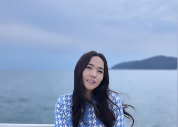 Жүжигчин О.Дөлгөөний тайлбар