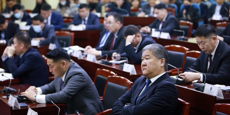 Нийслэлийн нутгийн захиргааны байгууллагууд төсвийн мөнгөөр шинэ жил тэмдэглэхгүй