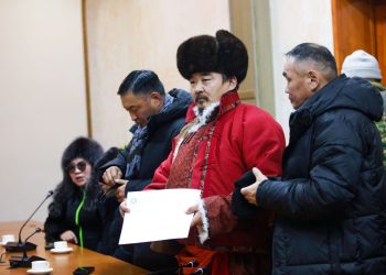 Жагсагчдад хоёр гэр олгохоор боллоо