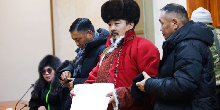 Жагсагчдад хоёр гэр олгохоор боллоо