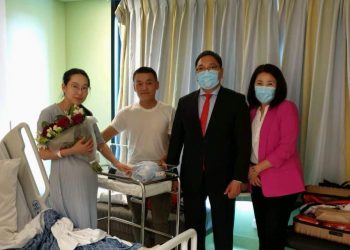 Дэлхийн 8 тэрбум дахь иргэн төрсний гэрчилгээгээ авлаа