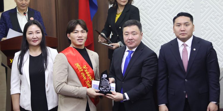 Нийслэлийн хөдөлмөрийн аваргууд тодорлоо