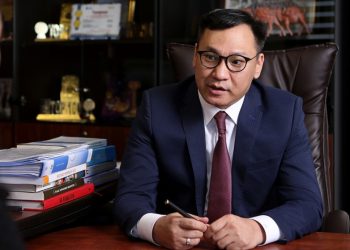 “Эрдэнэс Тавантолгой”-н захирал асан Б.Ганхуягийг саатуулжээ