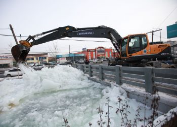 М.Баяраа: Халиа тошин үүссэн байршилд суваг татан, далан босгож, цас мөсийг цэвэрлэж байна