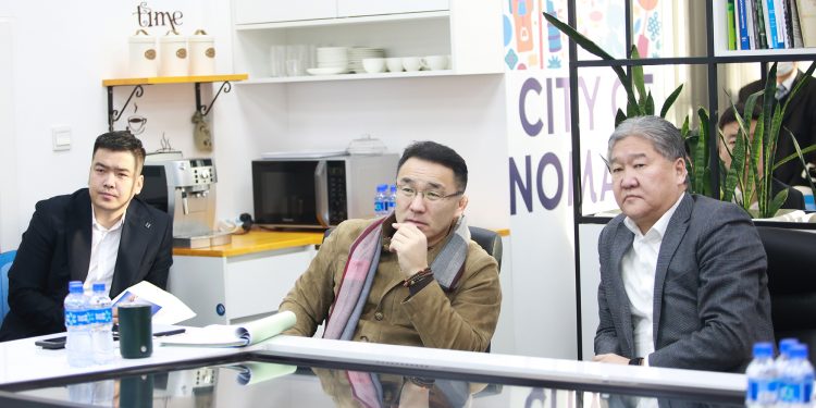 Нийт автобусны 18 зогсоол байгуулахаас хоёр нь битүү байх гэнэ