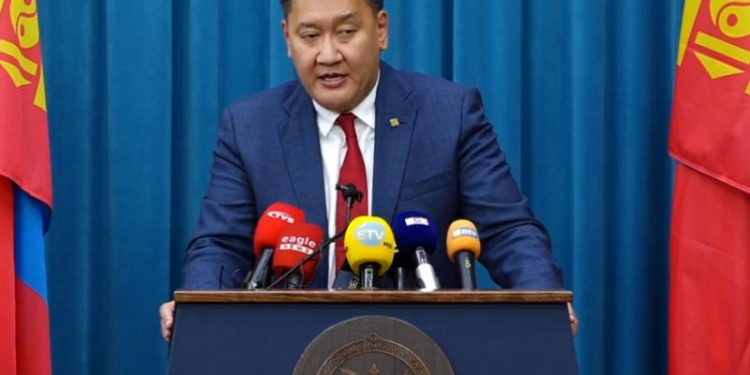 Б.Жавхлан: Одоогийн байдлаар 1095352 хүүхдийн мөнгийг дансанд хийгээд байна