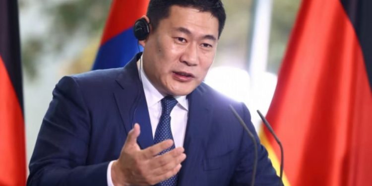 Далайд гарцгүй ардчилсан орны Ерөнхий сайд ОХУ-д тавьсан хоригууд улсынх нь эдийн засагт хүнд цохилт болсон талаар гомдоллов