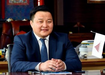 Өмнөговь аймгийн Засаг дарга Р.Сэддоржийг хилээр гарахыг хязгаарлажээ