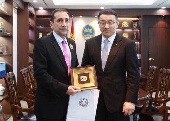 Дэлхийн банкны Монгол дахь суурин төлөөлөгчийг Хангарди одонгоор шагнав