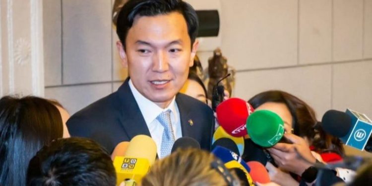 Н.Учрал: Миний нэр дээр долоон хүүхэд бүртгэлтэй байна