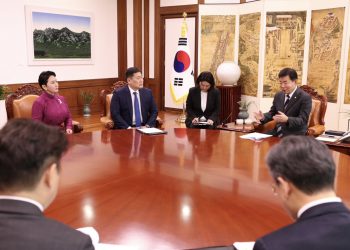 ЕРӨНХИЙ САЙД Л.ОЮУН-ЭРДЭНЭ БНСУ-ЫН ҮНДЭСНИЙ АССАМБЛЕЙН ДАРГАД БАРААЛХЛАА