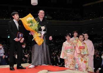 ХАКУХО ДҮҮ МИНЬ