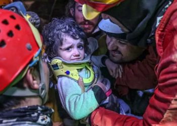 44 цаг нурангид дарагдсан хоёр настай охиныг аварчээ