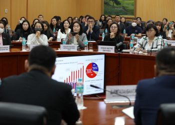 Л.Оюун-Эрдэнэ: Олон улсын байгууллагад ажилласан хугацааг төрийн албанд ажилласан жилтэй дүйцүүлэх эрх зүйн орчныг бий болгоно