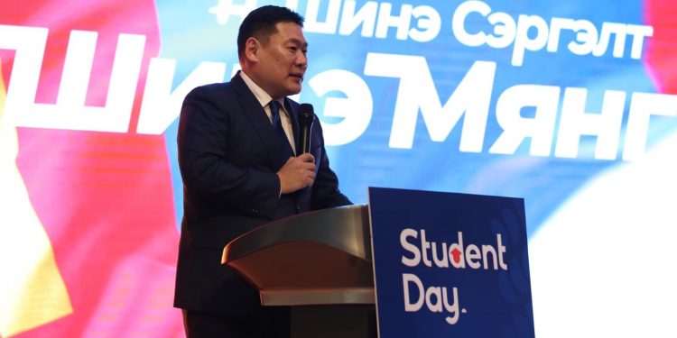 Л.Оюун-Эрдэнэ: Шинэ үе шинэ мянганы залуучуудын гүүр нь байх болно