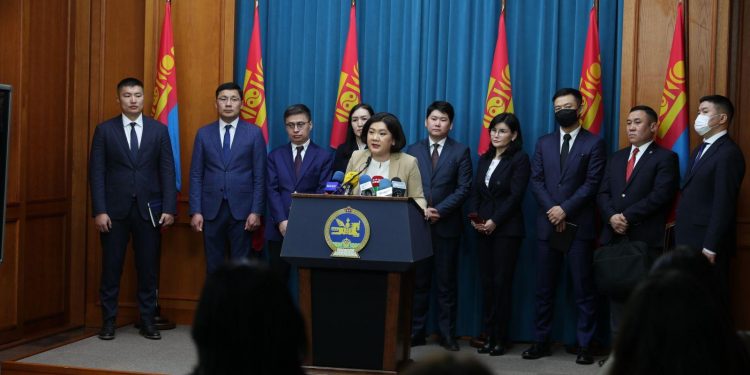 Б.Солонгоо: Шүгэл үлээх нь авлигатай тэмцэх ажиллагааны үр дүнд маш том хувь нэмэр болно