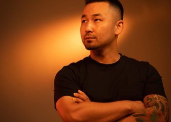 Хэтэрxий давилуун, сагсуу, xэний ч үгийг аваxгүй явснаа уxаарлаа