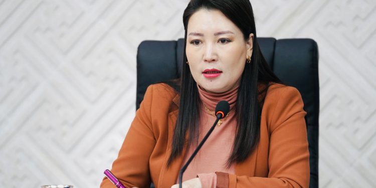 370 саяын буцалтгүй тусламж авсан Баянголын ИТХ-ын төлөөлөгчид ганцхан сарын дотор 75 сая төгрөгөөр “чадавхжижээ”