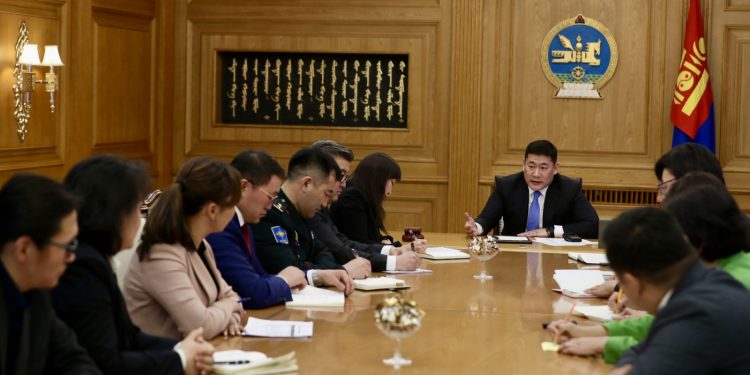 Төрийн албан хаагчдыг чадавхжуулах, урт хугацааны хөгжлийн бодлогыг таниулах төсөл хэрэгжүүлнэ