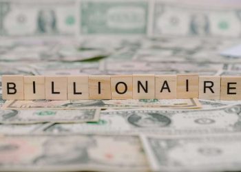 Орос, Хонконгийн саятнуудын тоо буурчээ