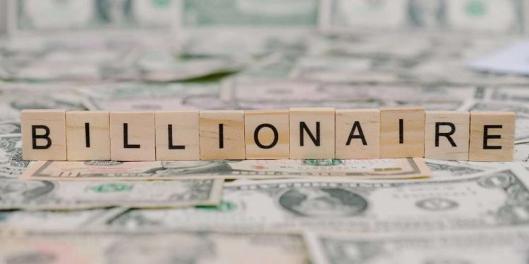 Орос, Хонконгийн саятнуудын тоо буурчээ