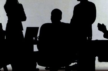 Ар гүнт дэх “нууц оффис”-т юу болдог гэчихэв ээ?!