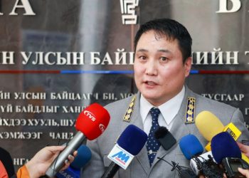 Ч.Тамир: Гаалийн ажилтны гэрээс 60 мянган рубль, 10 үл хөдлөх хөрөнгийн гэрчилгээ олдсон