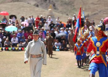 Говь гурван сайхан уулын Их тахилгат хайрхны тэнгэрийг тайх ёслол болов