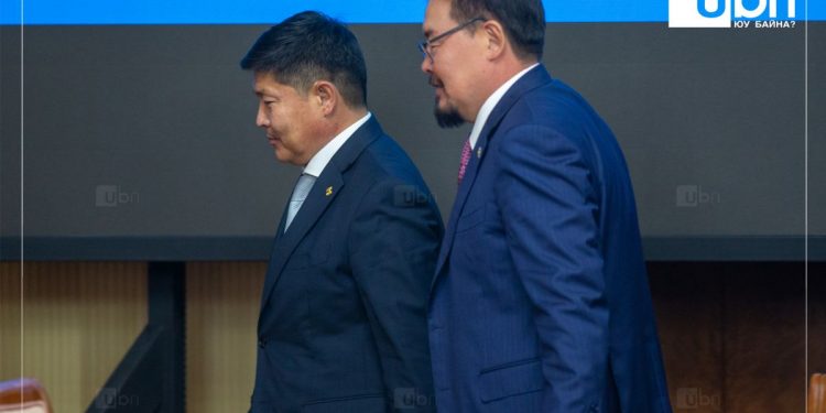 УИХ-ын дарга “Нүүрсний хулгайн“ асуудлаарх өмнөх түр хороог татан буулгаж, Х.Нямбаатараар ахлуулсан шинэ ажлын хэсэг байгуулжээ